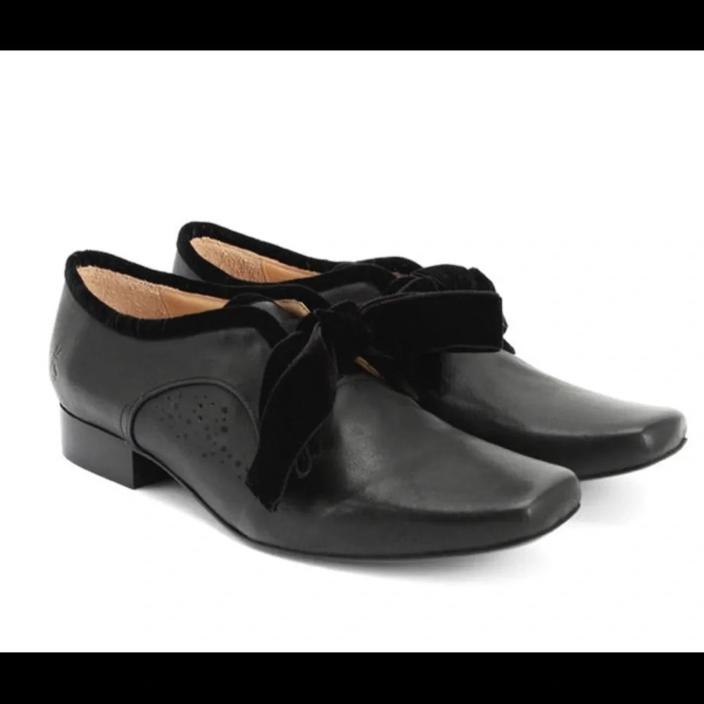 JOHN FLUEVOG Sz 6 Era Leather Velvet Ribbon Shoes